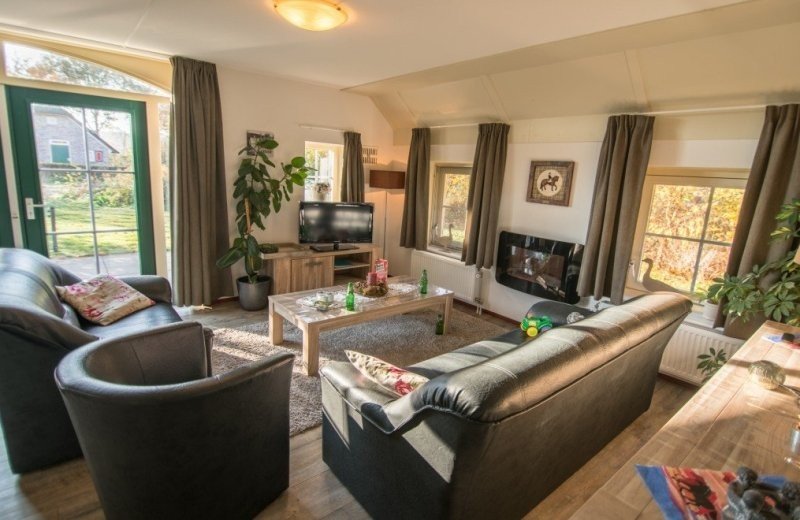 6 pers luxe vakantieboerderij woonkamer